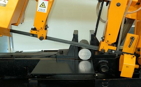 犍为数控带锯床自动送料精度会出现偏差吗？