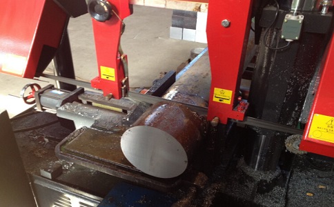 犍为卧式带锯床加工时出现明显振荡如何排查？